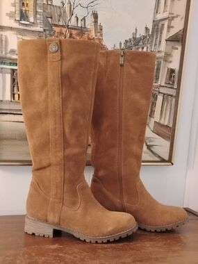 Bjorndal Tan Suede Knee-High Women's Boots